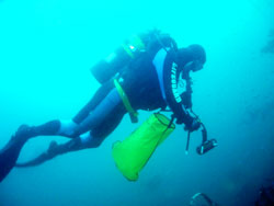 Dive rescue photo