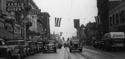 1941 on Fifth Avenue, Looking South to F