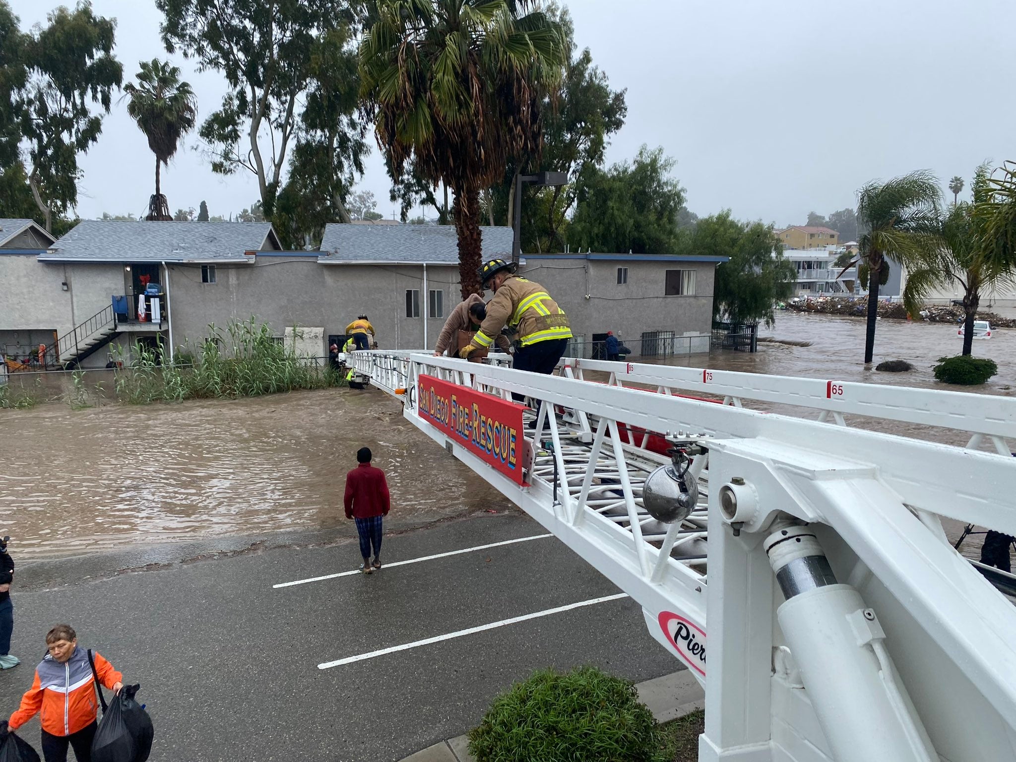 SDFD rescue in flooding