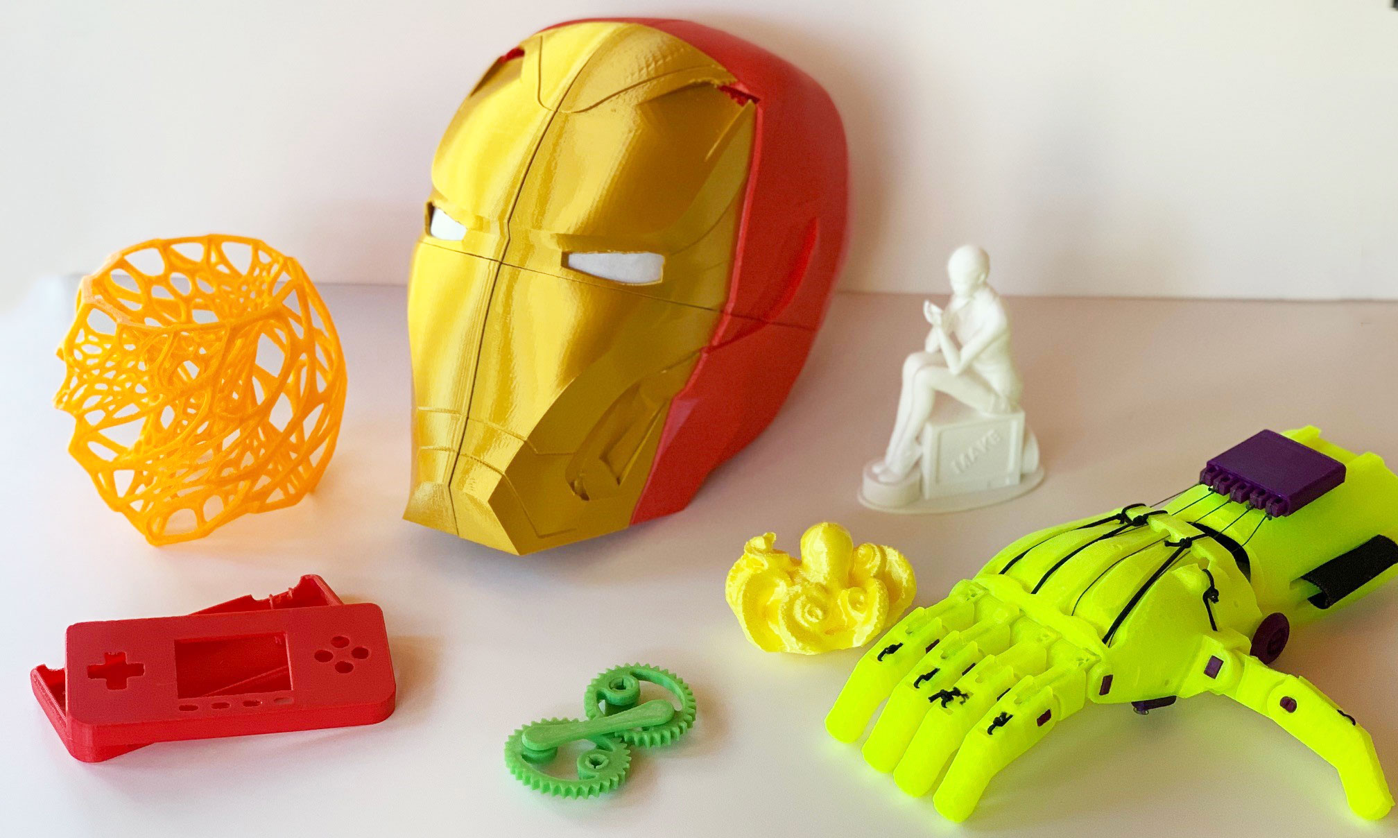 3D prints models including Iron Man helmet, octopus, handheld game cover and various other models. 