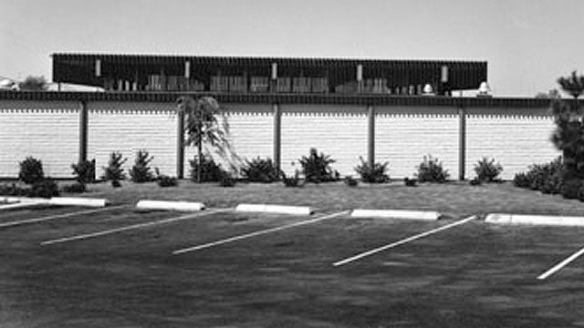 Parking area at the Allied Gardens/Benjamin Library