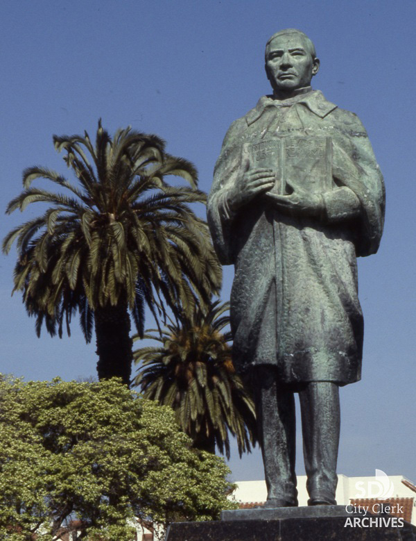 Statue of Benito Juarez at Pantoja Park