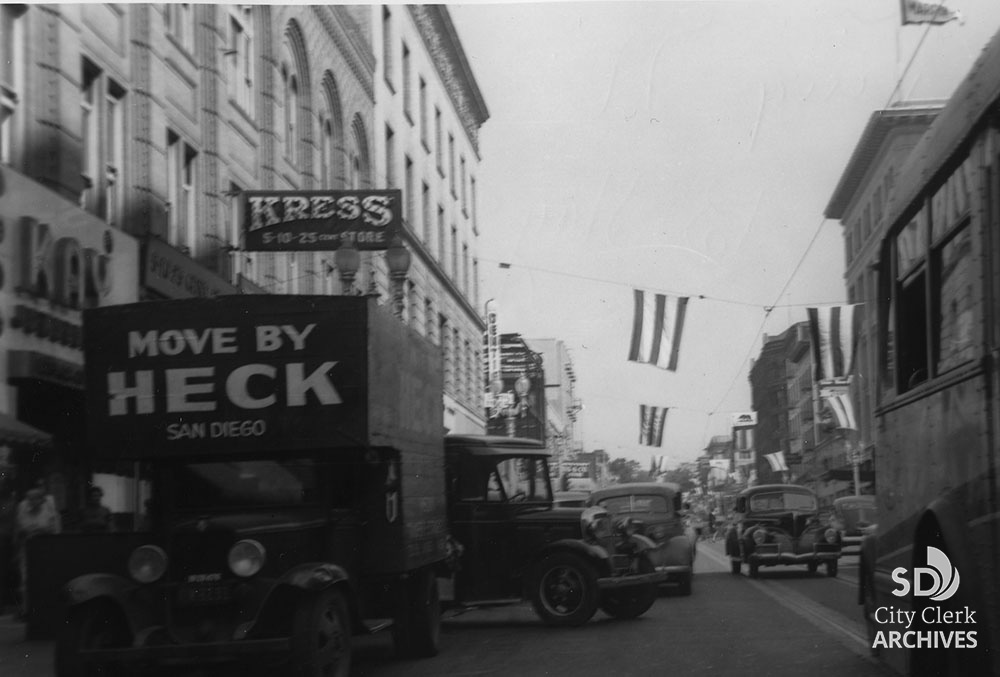 1941 on Fifth Avenue, Looking North at C Street