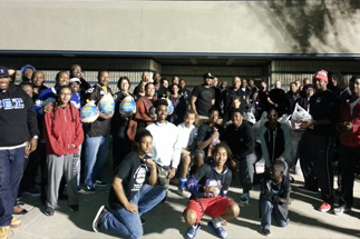 Photo 2 of 3: San Diego Black Police Officers Association's 9th Annual Thanksgiving Dinner Drive