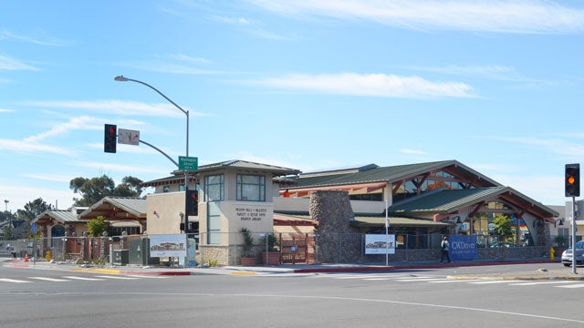 Front area outside the Mission Hills-Hillcrest/Knox Library