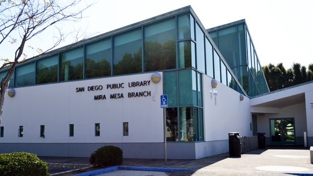 Front area outside the Mira Mesa Library