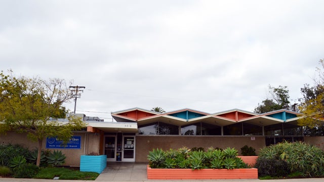 Front area outside the North Clairemont Library