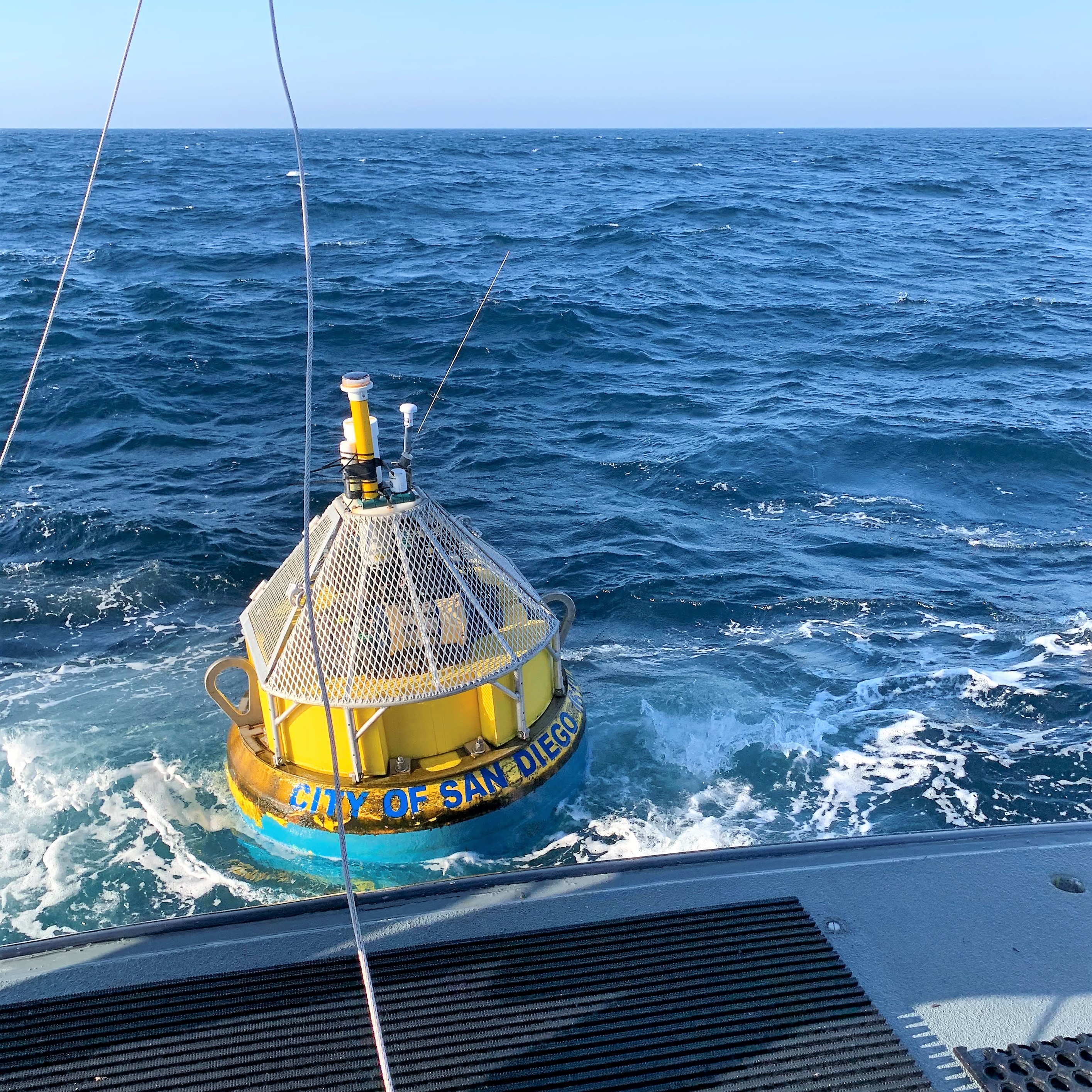 Real-Time Oceanographic Mooring