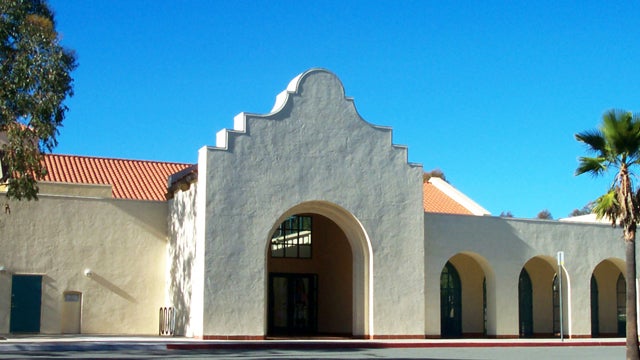 Front area outside the Scripps Miramar Ranch Library