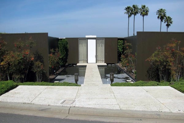 Entrance of a home considered as historic property