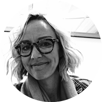 Photo of librarian Bonnie Domingoes