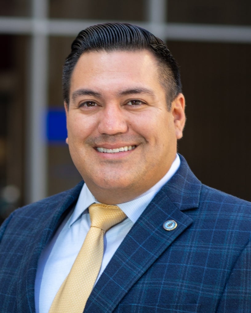 Headshot of Deputy Director of Library Operations Raul Gudino