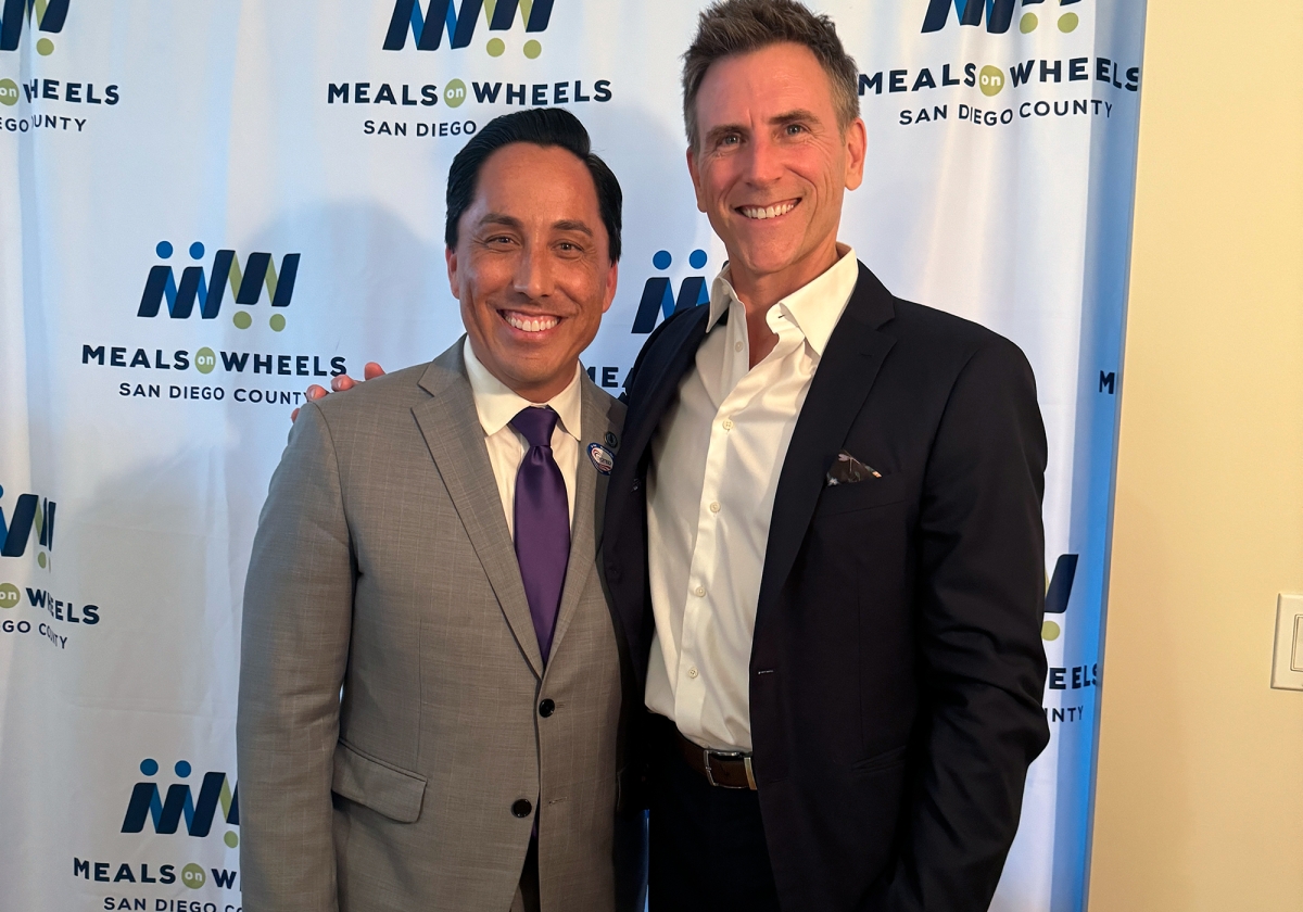 Photo of Mayor Todd Gloria and Meals on Wheels San Diego County President and CEO Brent Wakefield 