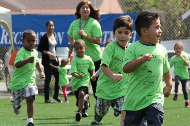 ju_playallday_kids_running.png