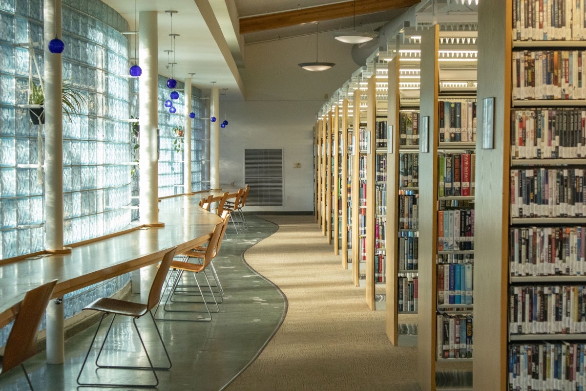 Branch seating along windows