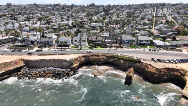 Sunset Cliffs Seawall aerial view.
