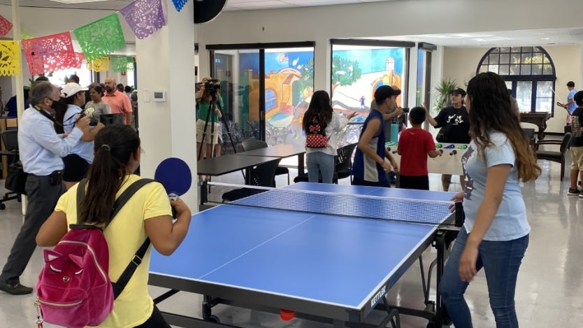 Kids playing table tennis 