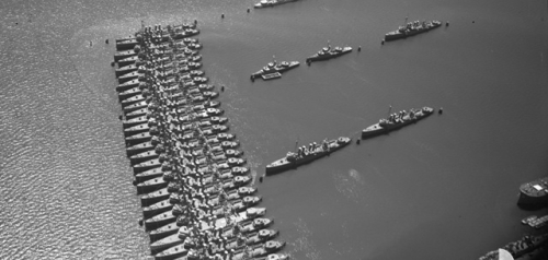 1934 Aerial View of Destroyers in South Bay