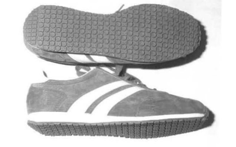 Shoes similar to those worn by the suspect