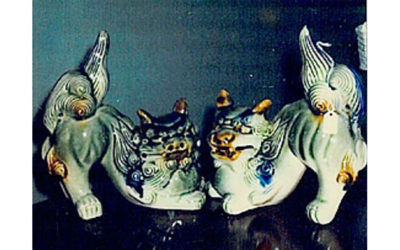 Set of porcelain Chinese Foo Dogs stolen from Marianne Jutta Amaya residence